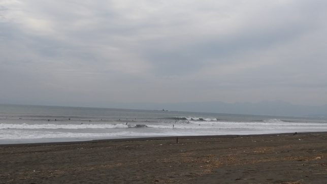 台風21号ラン（LAN）通過翌日の湘南、辻堂正面午前10時の波の様子2